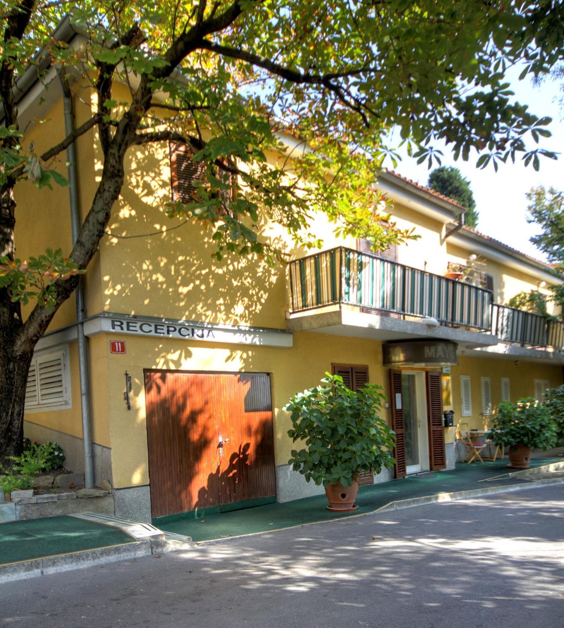 Forgotten Garden Apartments Portoroz Bagian luar foto